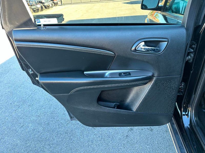 2017 Dodge Journey Crossroad 4dr SUV - 22912819 - 21