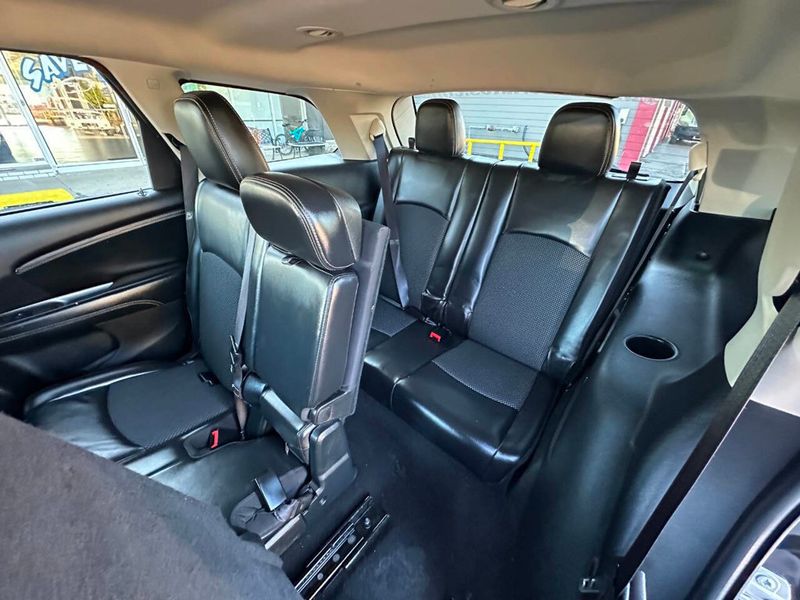 2017 Dodge Journey Crossroad 4dr SUV - 22912819 - 24