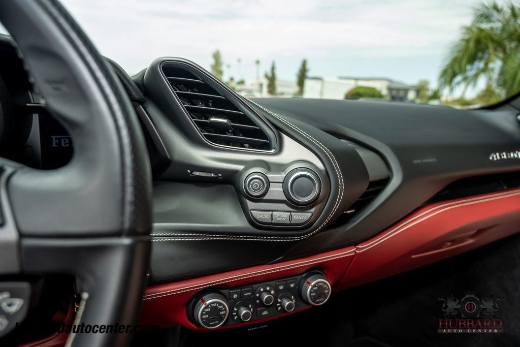 2017 Ferrari 488 GTB Coupe - 23060411 - 24