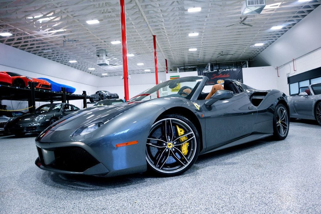 値下げ！Ferrari クリスタル 2017 Used Ferrari 488 SPIDER GRIGIO SILVERSTONEOnly 7,723