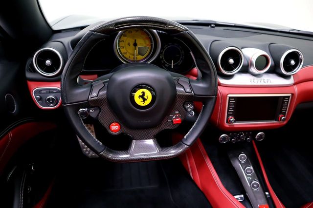 2017 Ferrari CALIFORNIA T * ONLY 7,275 MILES...Stunning Color Combo!! - 21534607 - 27