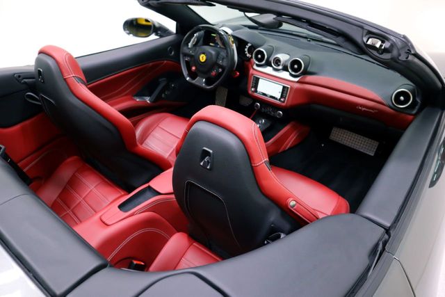 2017 Ferrari CALIFORNIA T * ONLY 7,275 MILES...Stunning Color Combo!! - 21534607 - 31