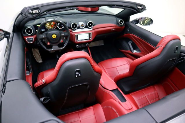 2017 Ferrari CALIFORNIA T * ONLY 7,275 MILES...Stunning Color Combo!! - 21534607 - 32