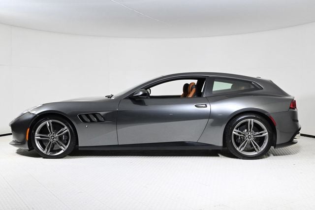 2017 Ferrari GTC4Lusso  - 22685433 - 8