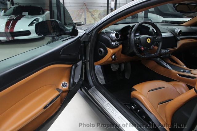 2017 Ferrari GTC4Lusso AWD - 22940204 - 12