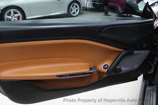 2017 Ferrari GTC4Lusso AWD - 22940204 - 13