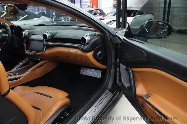 2017 Ferrari GTC4Lusso AWD - 22940204 - 40