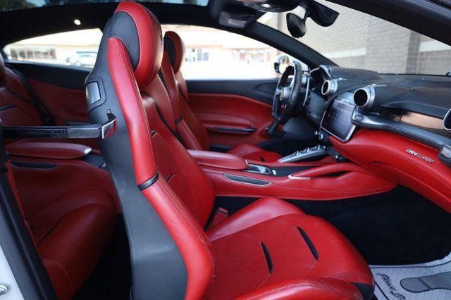 2017 Ferrari GTC4Lusso Base - 23045920 - 22