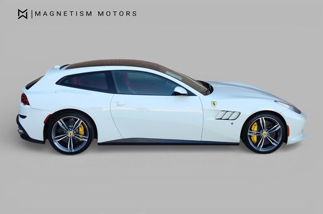 2017 Ferrari GTC4Lusso Coupe - 22971814 - 1