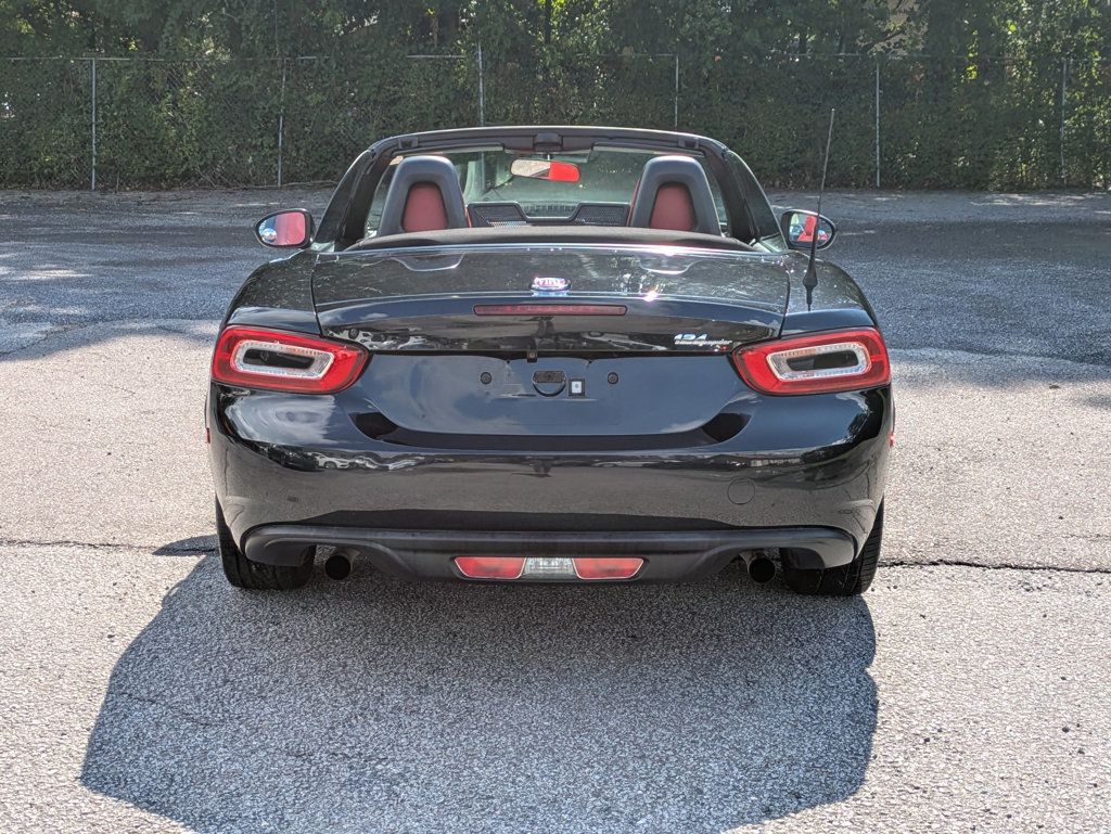 2017 Fiat 124 Spider Classica photo 4