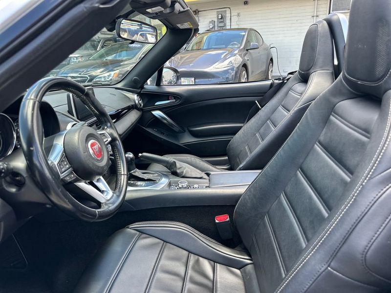2017 FIAT 124 Spider Lusso Convertible - 23054485 - 12