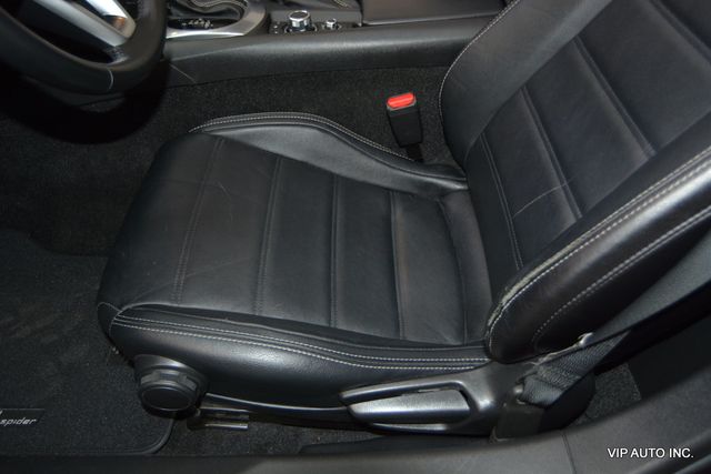 2017 FIAT 124 Spider Lusso Convertible - 22970657 - 16