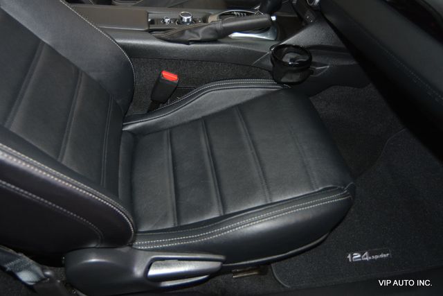 2017 FIAT 124 Spider Lusso Convertible - 22970657 - 17