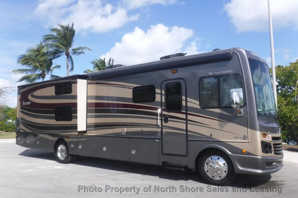 2017 Fleetwood Bounder 36H 2017 FLEETWOOD BOUNDER 36H - 22739752 - 0