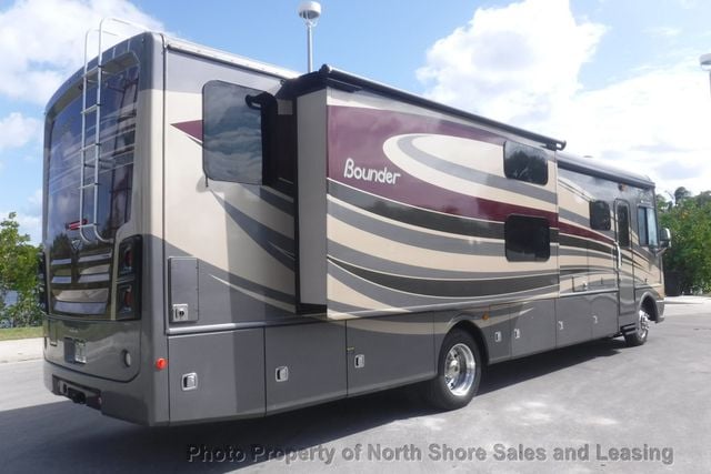 2017 Fleetwood Bounder 36H 2017 FLEETWOOD BOUNDER 36H - 22739752 - 3