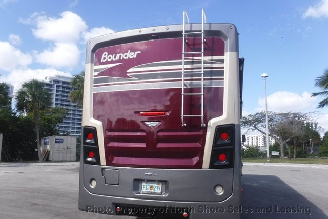 2017 Fleetwood Bounder 36H 2017 FLEETWOOD BOUNDER 36H - 22739752 - 70