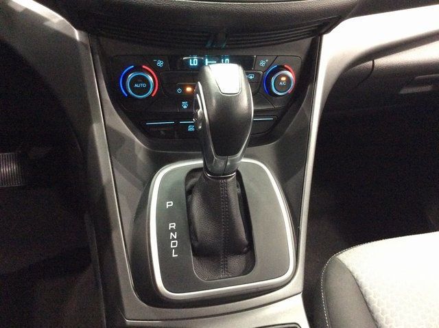 2017 Ford C-Max SE Hybrid photo 14