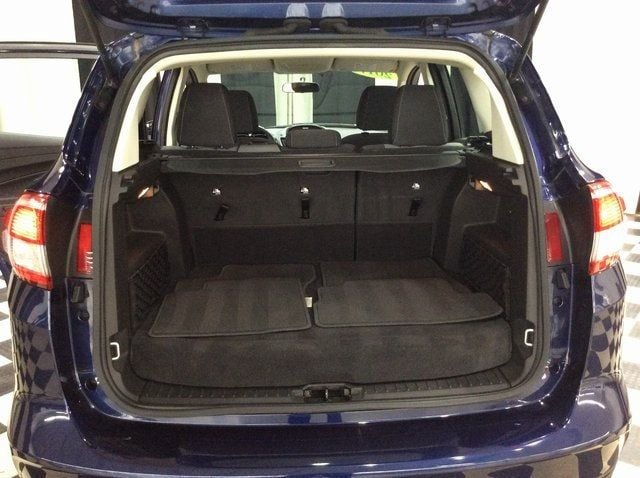 2017 Ford C-Max SE Hybrid photo 21