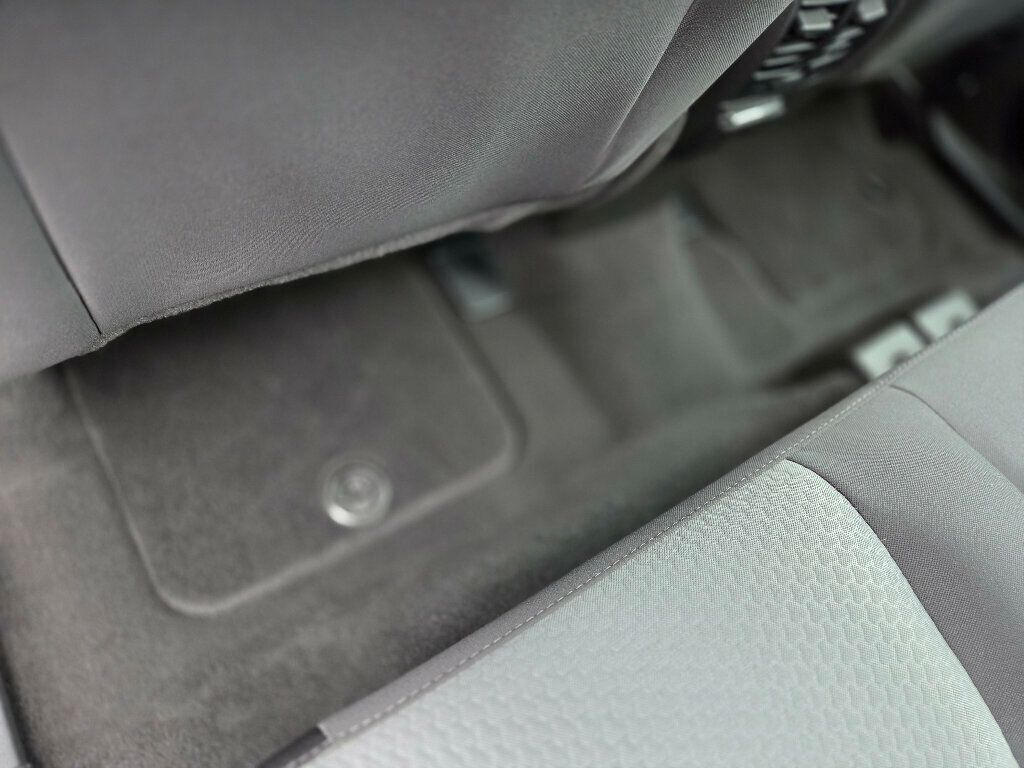 2017 Ford C-Max SE Hybrid photo 12