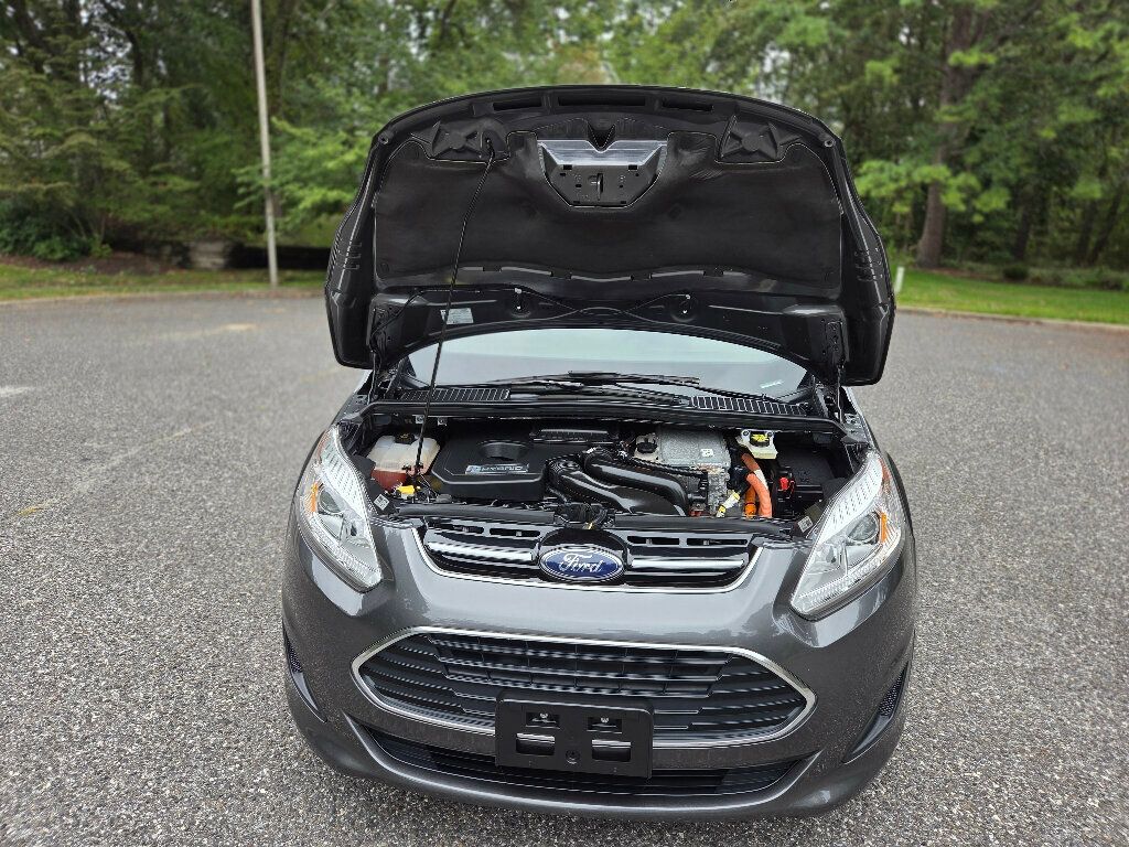2017 Ford C-Max SE Hybrid photo 16