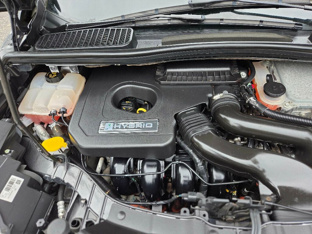 2017 Ford C-Max SE Hybrid photo 17