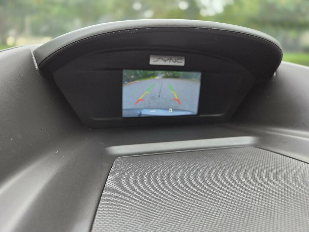 2017 Ford C-Max SE Hybrid photo 21