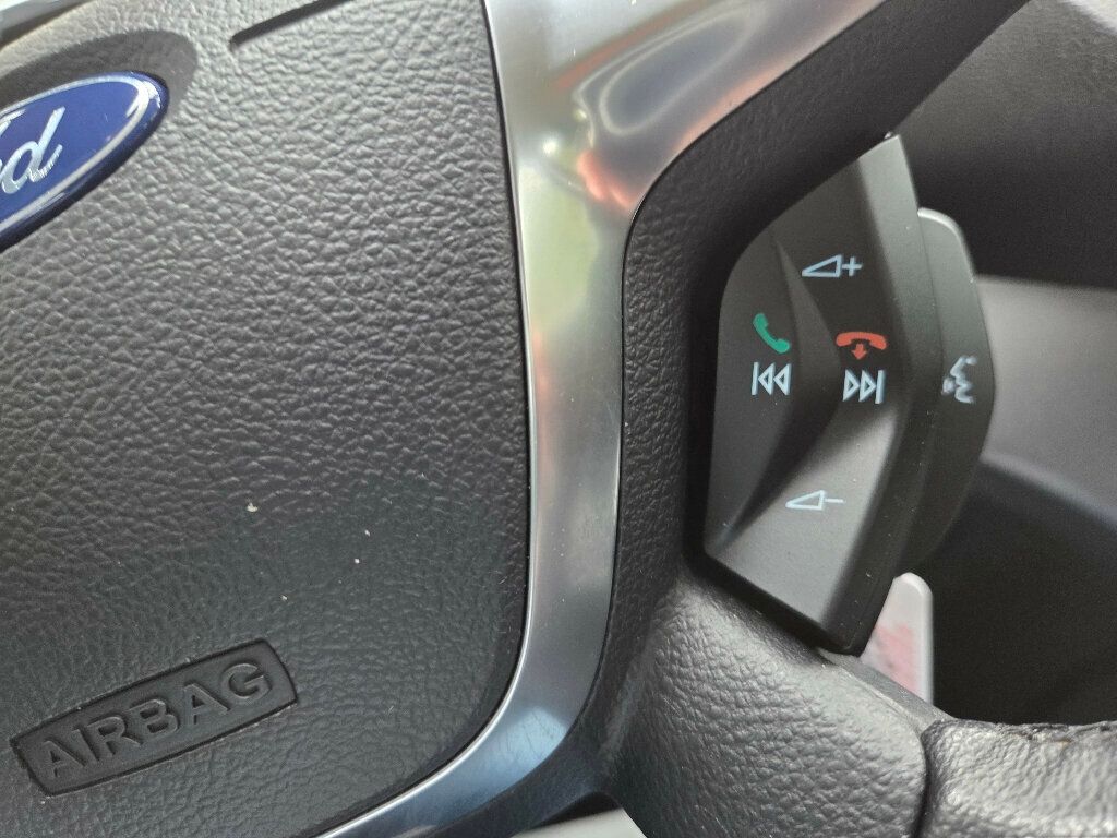 2017 Ford C-Max SE Hybrid photo 23