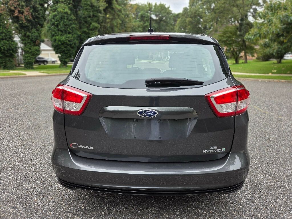 2017 Ford C-Max SE Hybrid photo 3