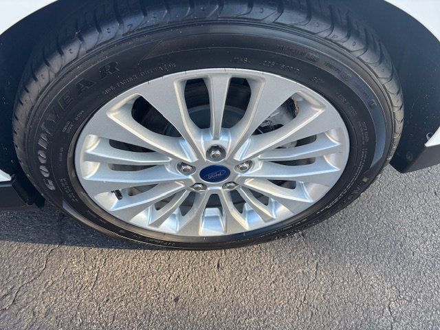 2017 Ford C-Max Hybrid SE FWD - 22920551 - 13