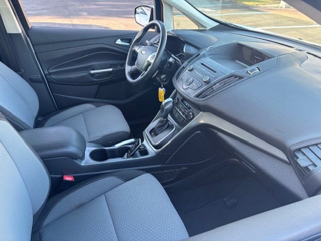 2017 Ford C-Max Hybrid SE FWD - 22920551 - 17