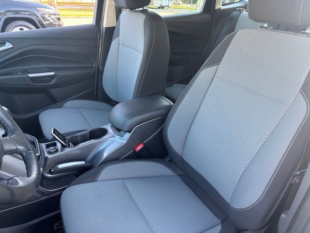 2017 Ford C-Max Hybrid SE FWD - 22920551 - 5