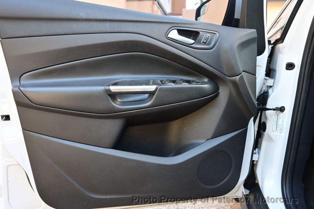 2017 Ford C-Max Hybrid SE FWD - 22949237 - 17