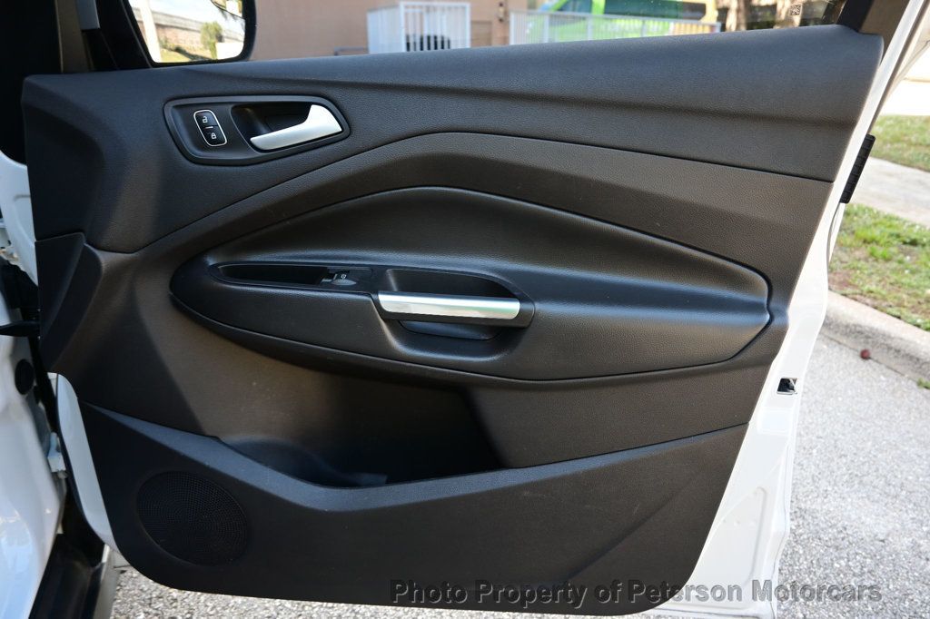 2017 Ford C-Max Hybrid SE FWD - 22949237 - 39