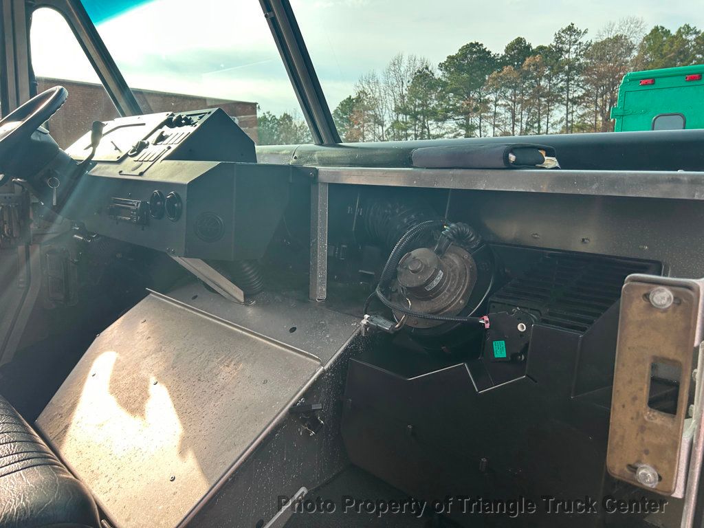 2017 Ford E350HD STEP VAN JUST 2k MILES! SUPER NICE UNIT! EXTREMELY LOW MILES! - 22941433 - 30