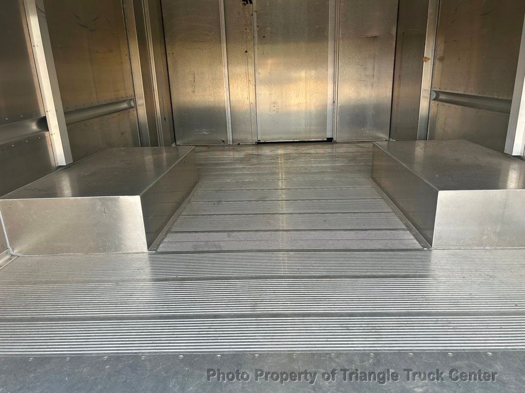 2017 Ford E350HD STEP VAN JUST 2k MILES! SUPER NICE UNIT! EXTREMELY LOW MILES! - 22941433 - 33