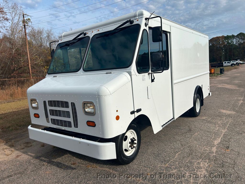 2017 Ford E350HD STEP VAN JUST 2k MILES! SUPER NICE UNIT! EXTREMELY LOW MILES! - 22941433 - 3