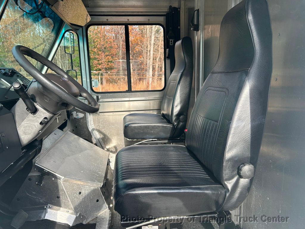 2017 Ford E350HD STEP VAN JUST 2k MILES! SUPER NICE UNIT! EXTREMELY LOW MILES! - 22941433 - 47