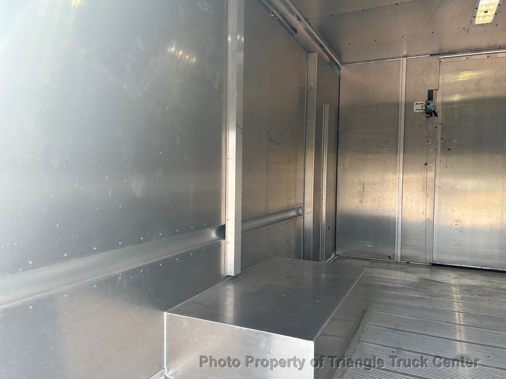 2017 Ford E350HD STEP VAN JUST 2k MILES! SUPER NICE UNIT! EXTREMELY LOW MILES! - 22941433 - 74