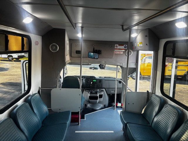 2017 Ford E450 SHUTTLE BUS E-450  BUS - 22978791 - 9