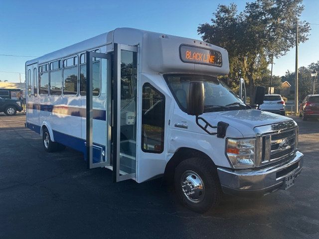 2017 Ford E450 SHUTTLE BUS E-450  BUS - 22978791 - 1