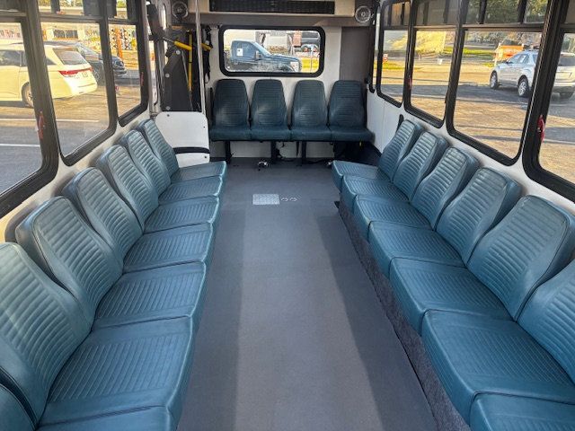 2017 Ford E450 SHUTTLE BUS E-450  BUS - 22978791 - 2