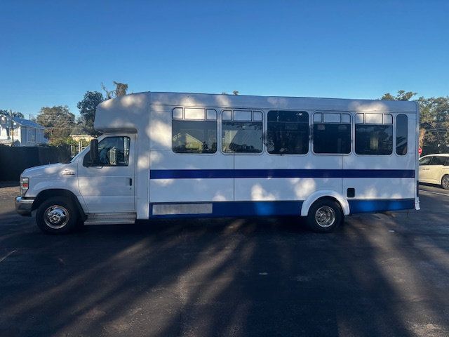 2017 Ford E450 SHUTTLE BUS E-450  BUS - 22978791 - 4