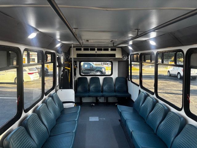 2017 Ford E450 SHUTTLE BUS E-450  BUS - 22978791 - 5