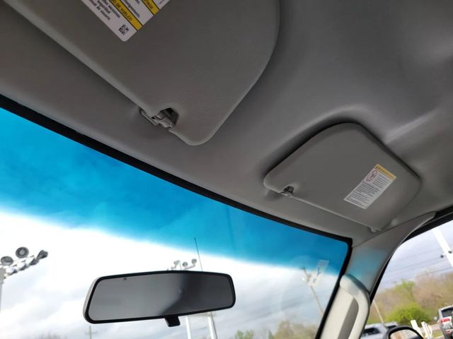 2017 Ford E450 Super Duty Cutaway Cutaway Van 2D - 22909280 - 16