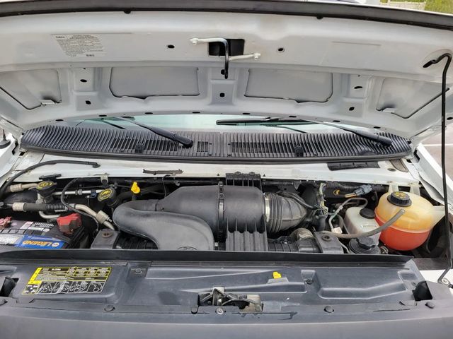 2017 Ford E450 Super Duty Cutaway Cutaway Van 2D - 22909280 - 18