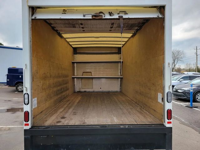 2017 Ford E450 Super Duty Cutaway Cutaway Van 2D - 22909280 - 6