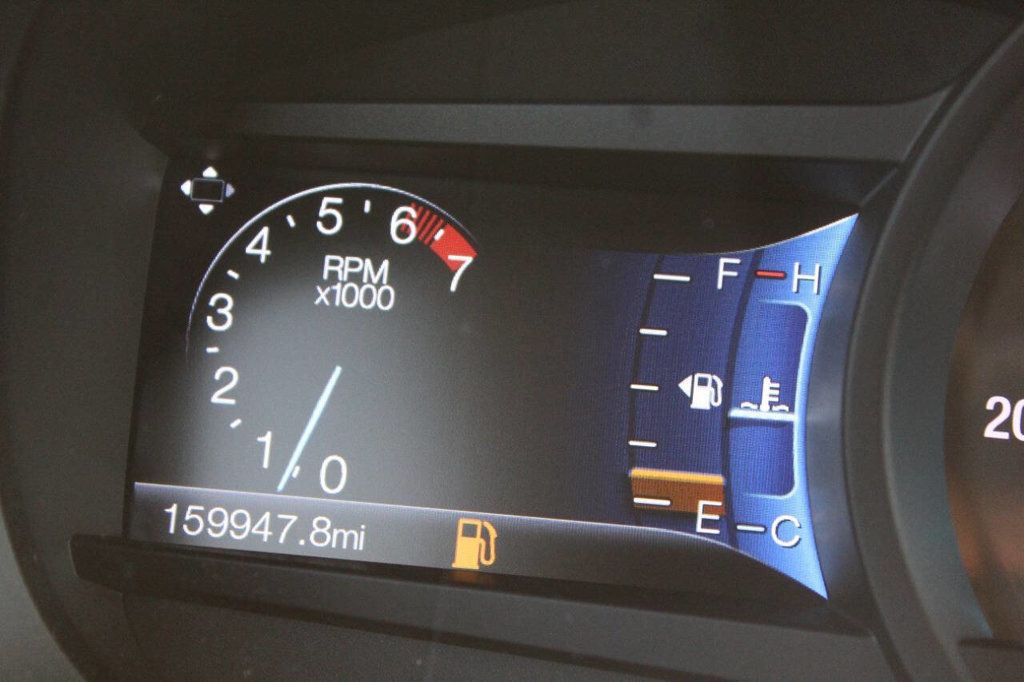 2017 Ford Edge SEL AWD - 22917694 - 26