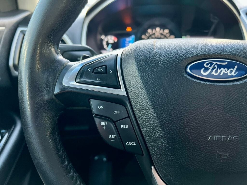 2017 Ford Edge SEL AWD - 22924957 - 17