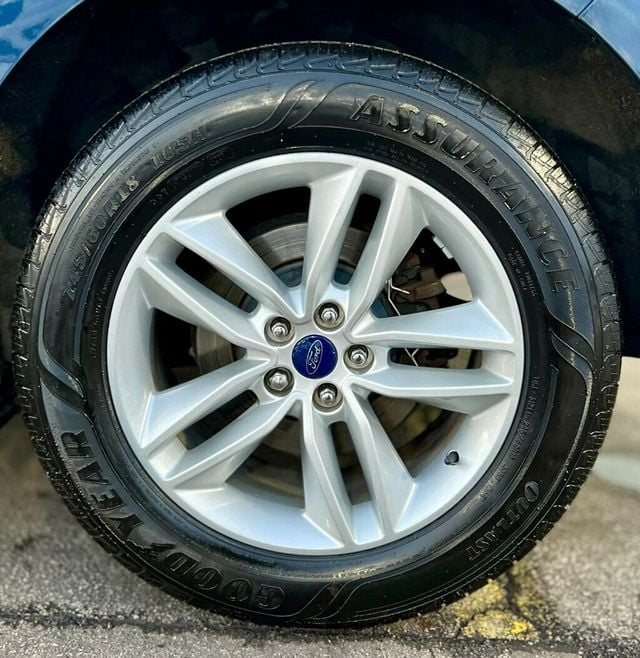 2017 Ford Edge SEL AWD - 22924957 - 26