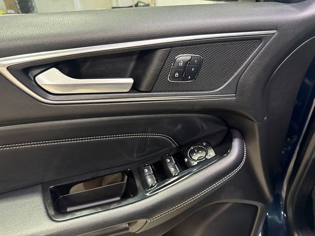 2017 Ford Edge Titanium AWD - 23044051 - 29